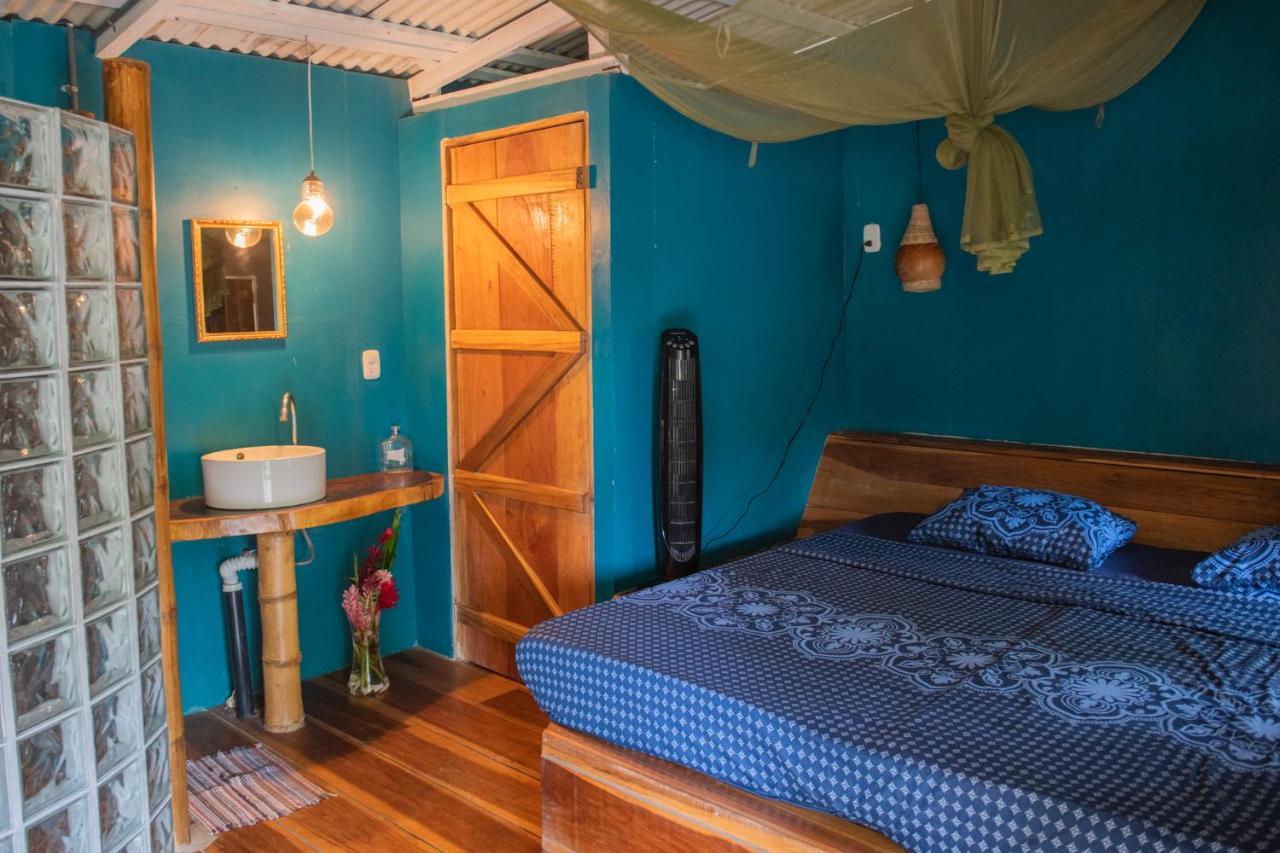 Roots Family Hostel Puerto Viejo de Talamanca Εξωτερικό φωτογραφία