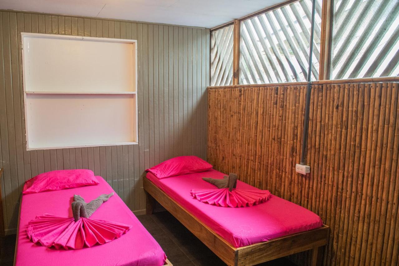 Roots Family Hostel Puerto Viejo de Talamanca Εξωτερικό φωτογραφία