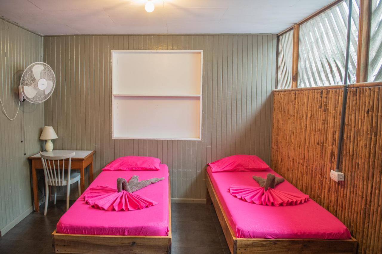 Roots Family Hostel Puerto Viejo de Talamanca Εξωτερικό φωτογραφία