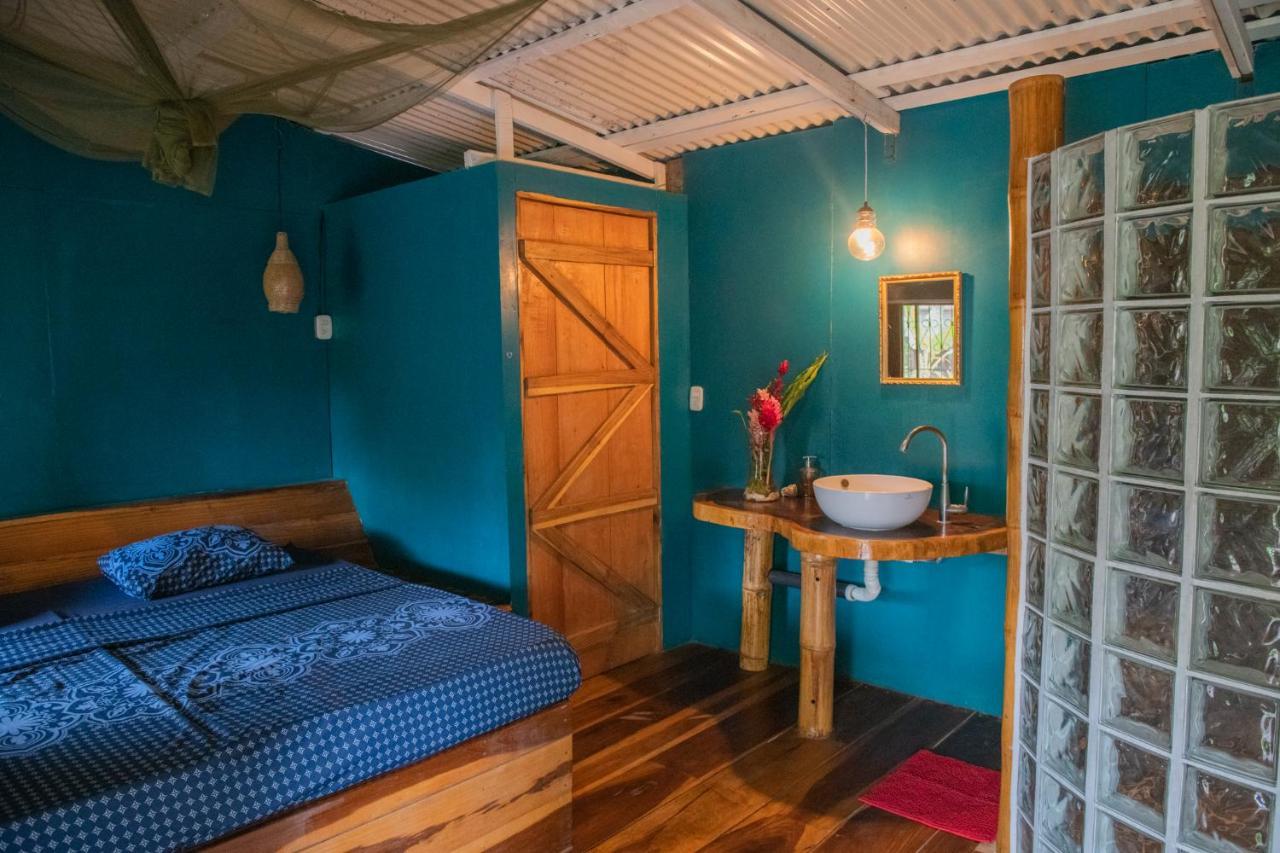 Roots Family Hostel Puerto Viejo de Talamanca Εξωτερικό φωτογραφία