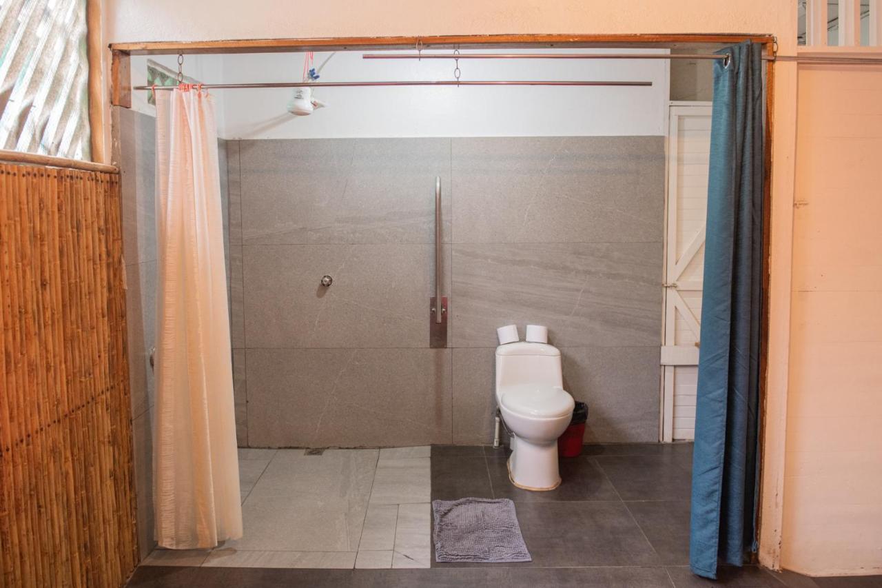 Roots Family Hostel Puerto Viejo de Talamanca Εξωτερικό φωτογραφία
