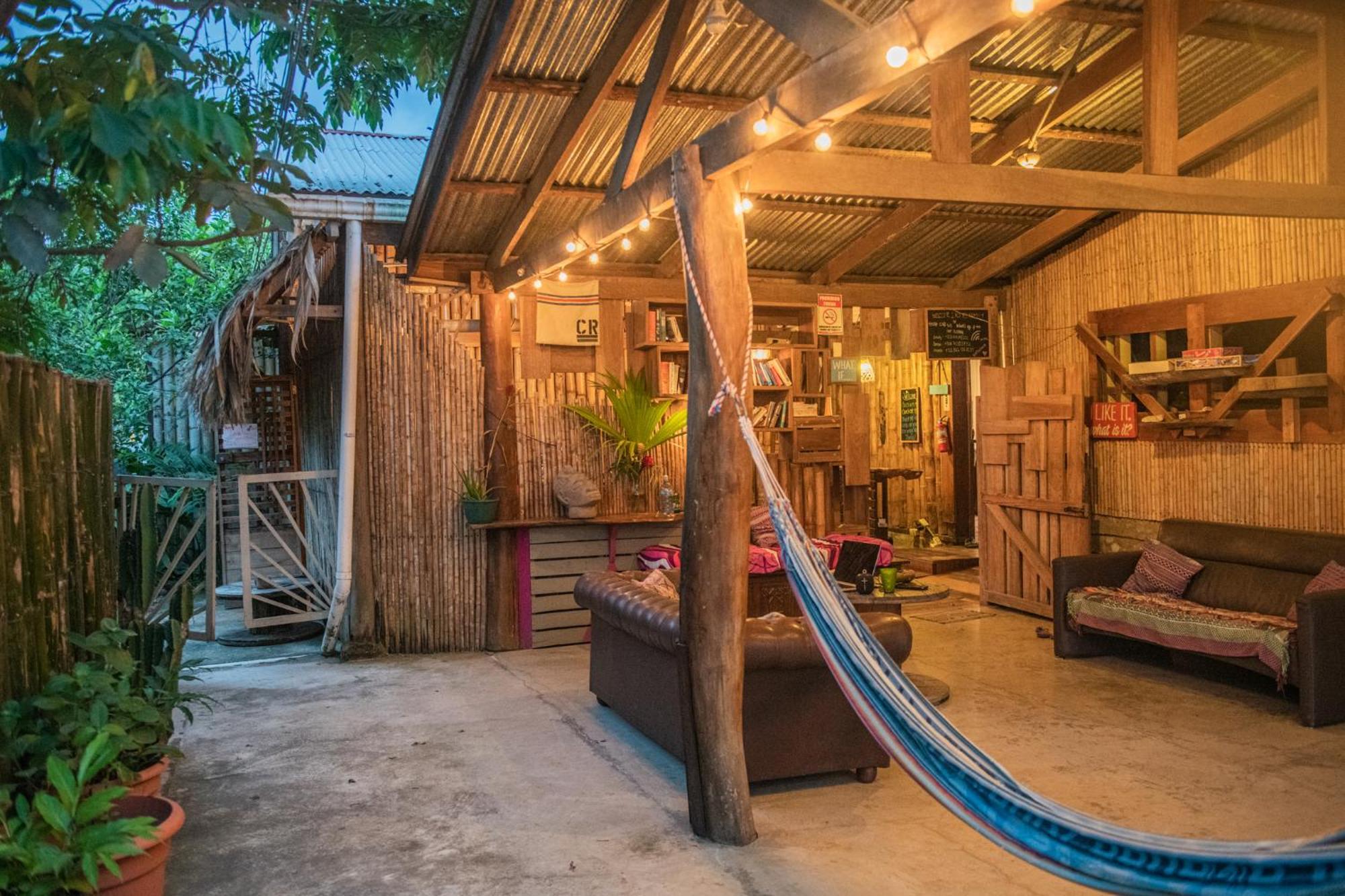 Roots Family Hostel Puerto Viejo de Talamanca Εξωτερικό φωτογραφία
